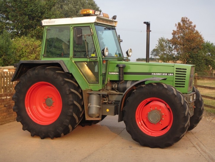To fix a hydraulic malfunction on a Fendt 612 tractor