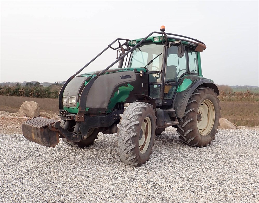 Valtra M120