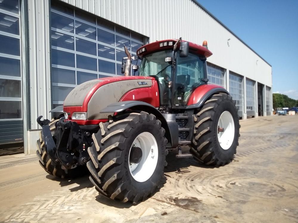 Valtra S280 tractor