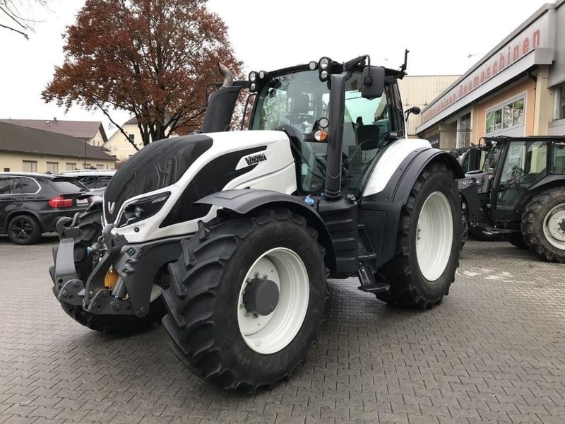 Valtra T144