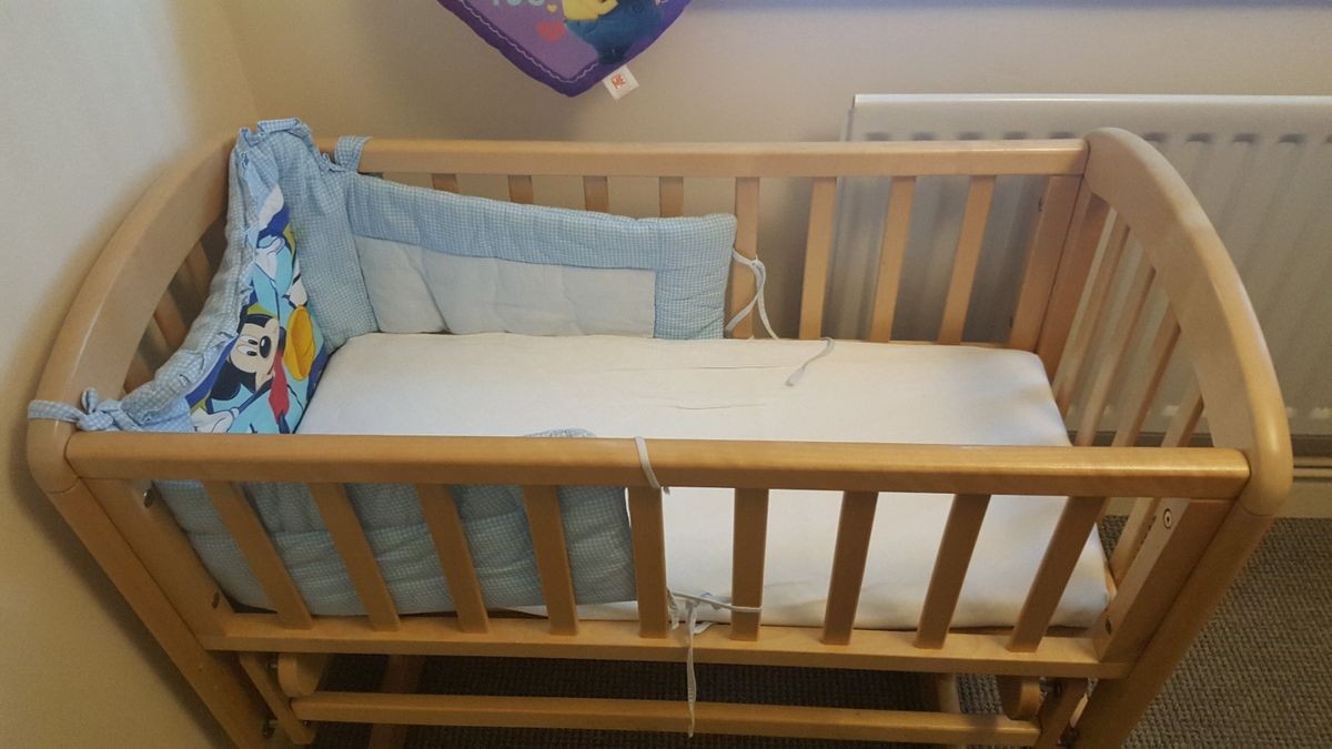 What's the difference between a bassinet and a crib?