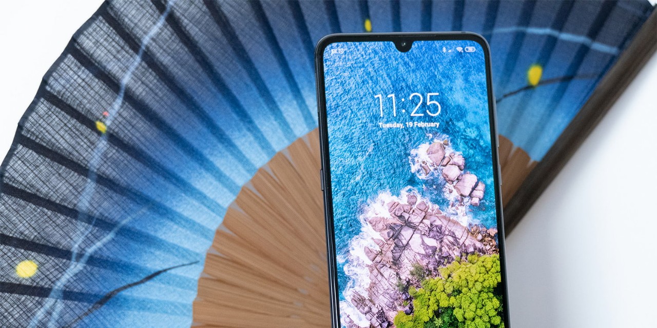 How good is Xiaomi Mi 9 battery life? What is the screen size of Xiaomi Mi 9?