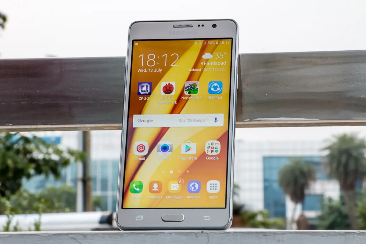 Until Galaxy Note 7s started exploding, Samsung was having a ball this year.